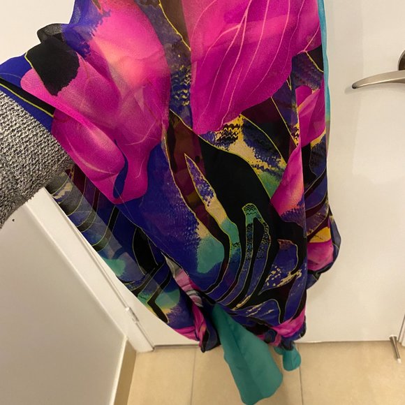 Multi-colour silk gown - Picture 4 of 8